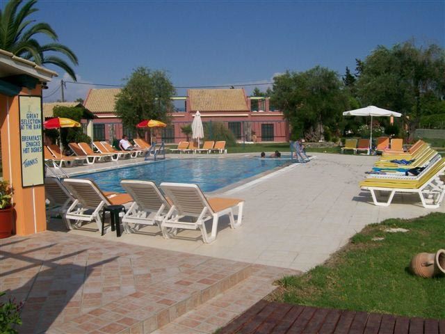 קאבוס Royal Garden Apartments מראה חיצוני תמונה