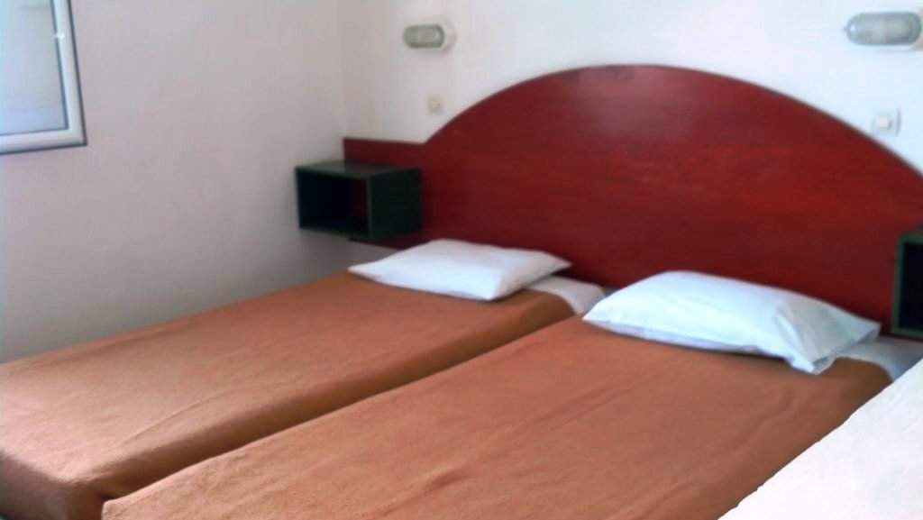 קאבוס Royal Garden Apartments מראה חיצוני תמונה
