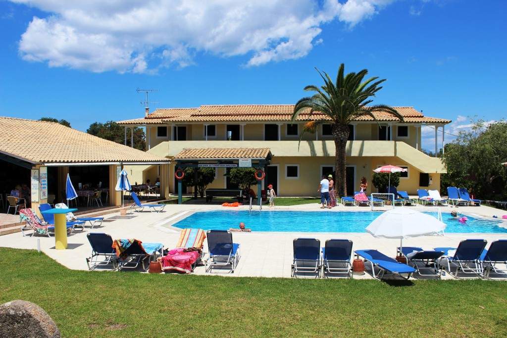קאבוס Royal Garden Apartments מראה חיצוני תמונה