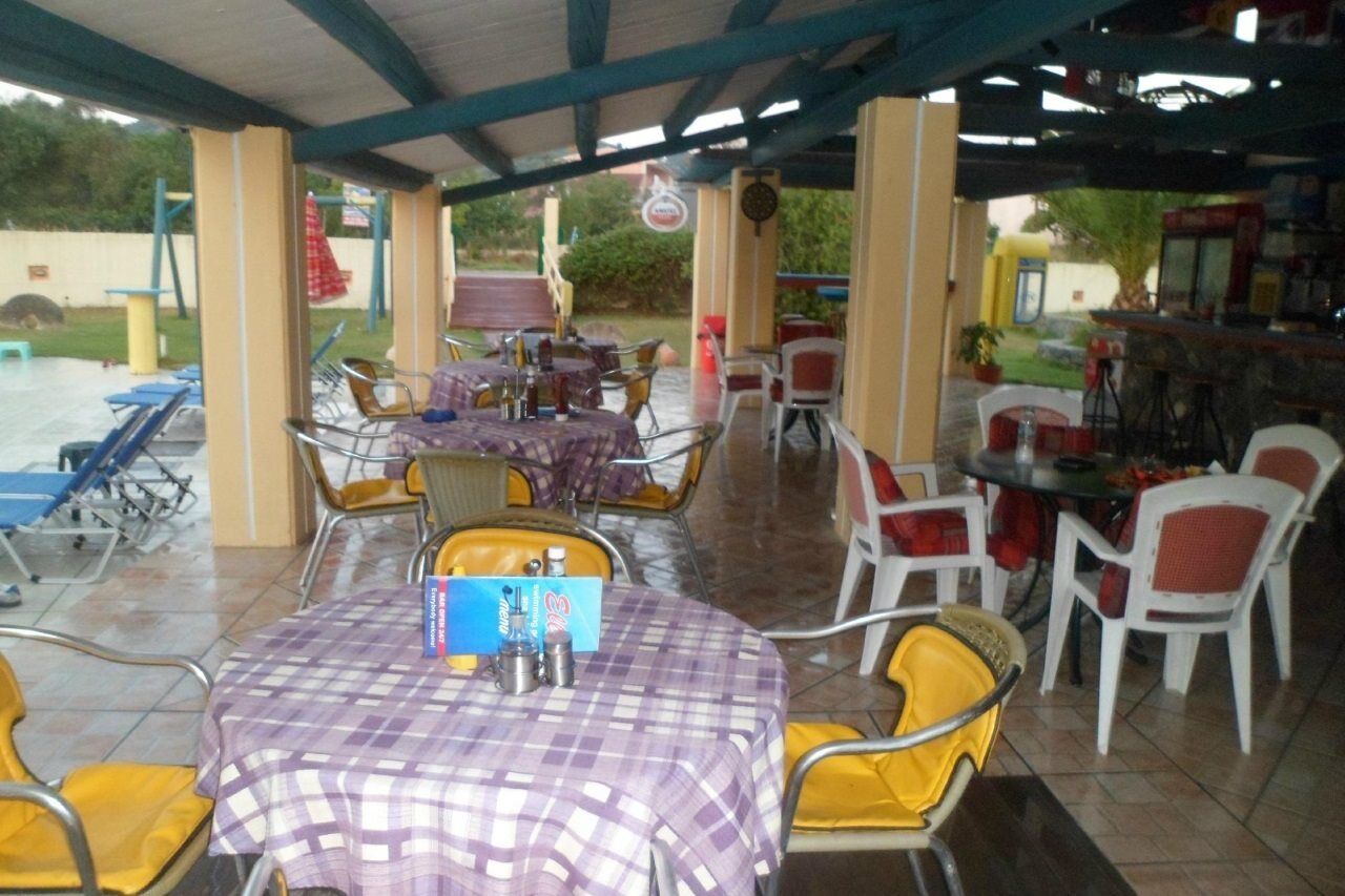 קאבוס Royal Garden Apartments מראה חיצוני תמונה